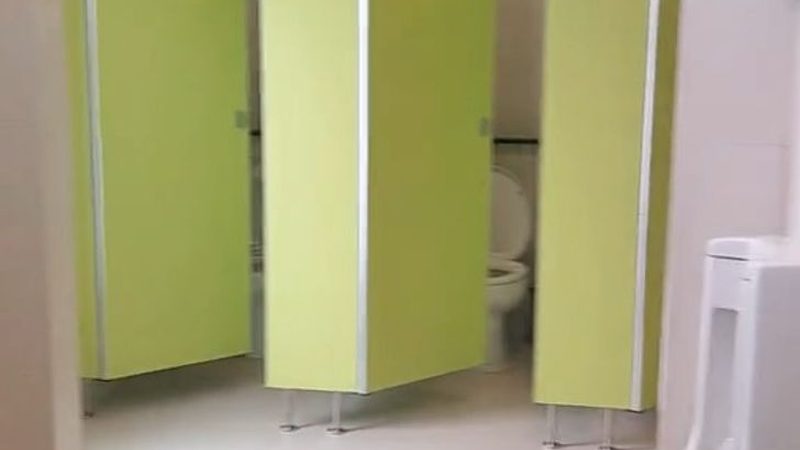 浙江工商业屋顶光伏支架：如何选择合适的代理？**